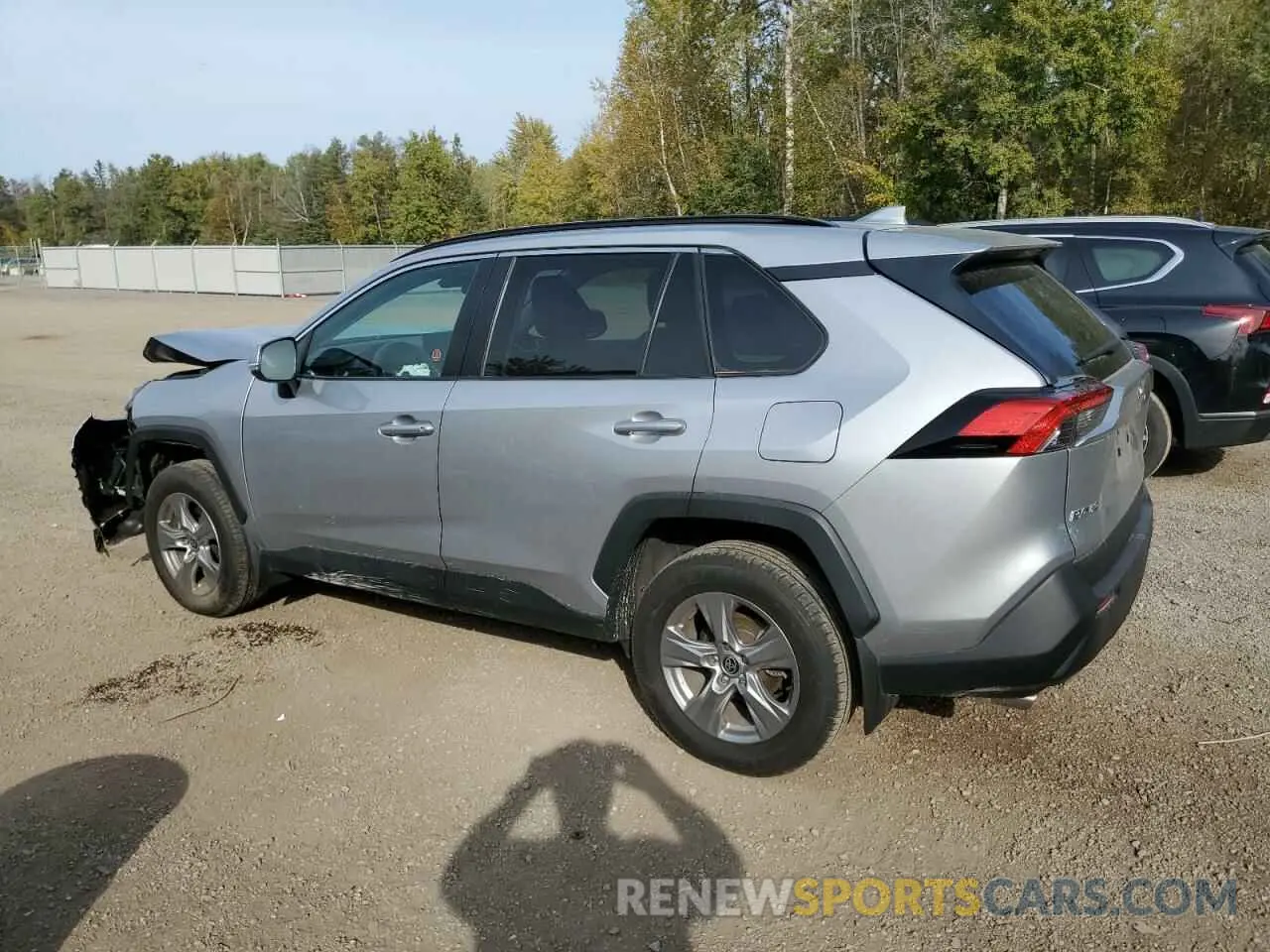 2 Photograph of a damaged car 2T3R1RFV4NC256500 TOYOTA RAV4 2022