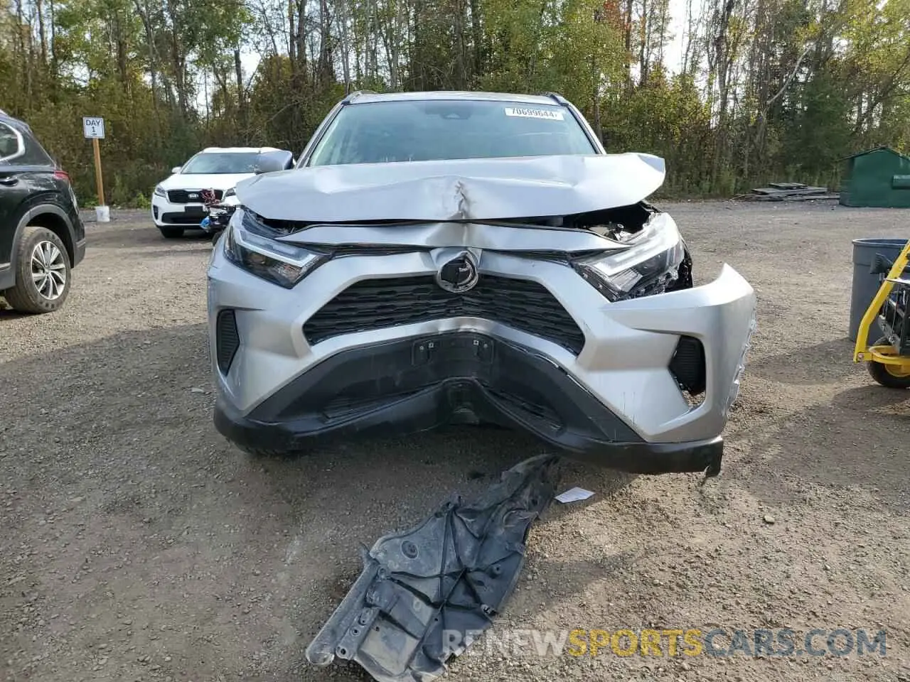 5 Photograph of a damaged car 2T3R1RFV4NC256500 TOYOTA RAV4 2022