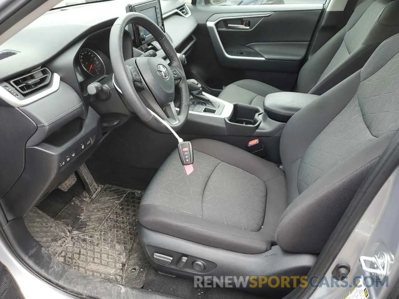 7 Photograph of a damaged car 2T3R1RFV5NC286637 TOYOTA RAV4 2022