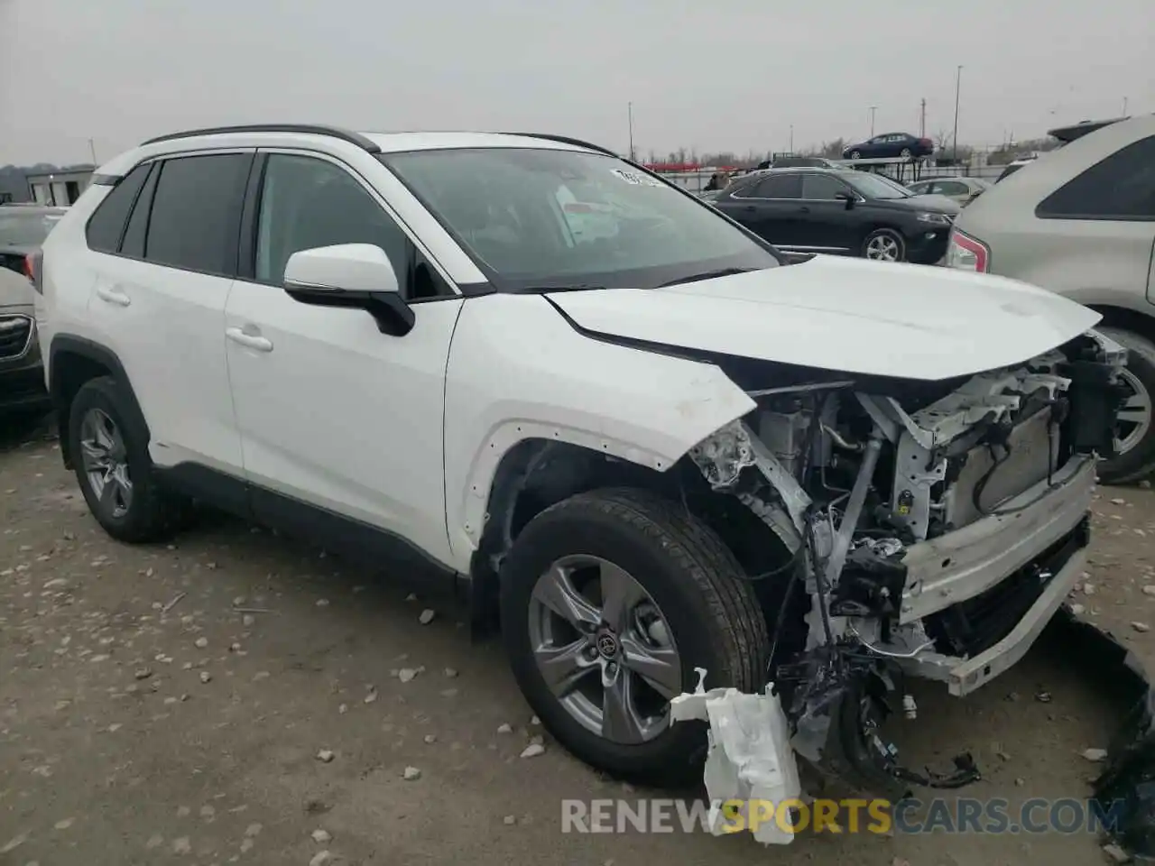 4 Photograph of a damaged car 2T3RWRFV0NW129839 TOYOTA RAV4 2022