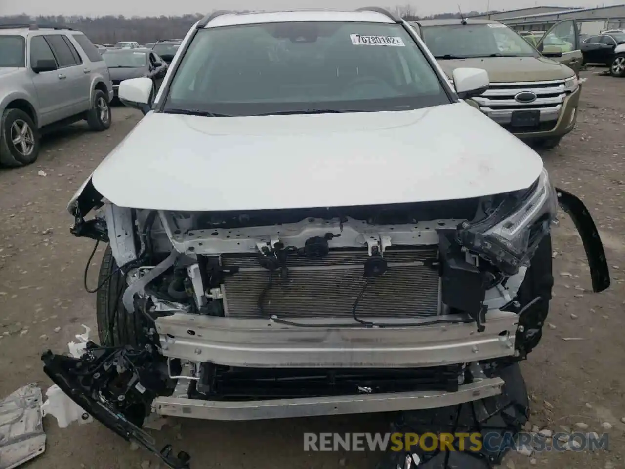 5 Photograph of a damaged car 2T3RWRFV0NW129839 TOYOTA RAV4 2022