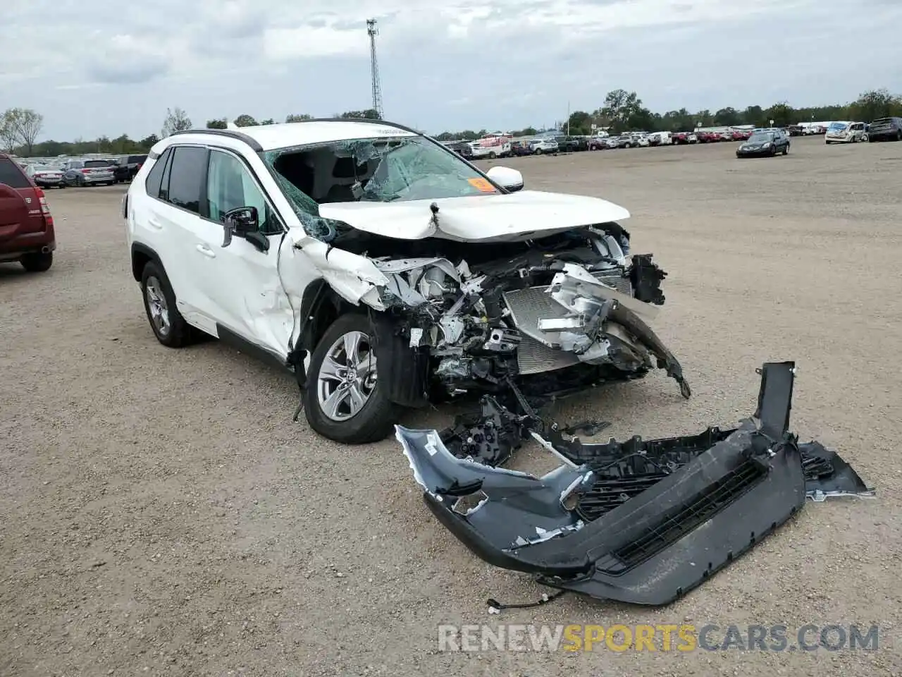 1 Photograph of a damaged car 2T3RWRFV0NW133406 TOYOTA RAV4 2022