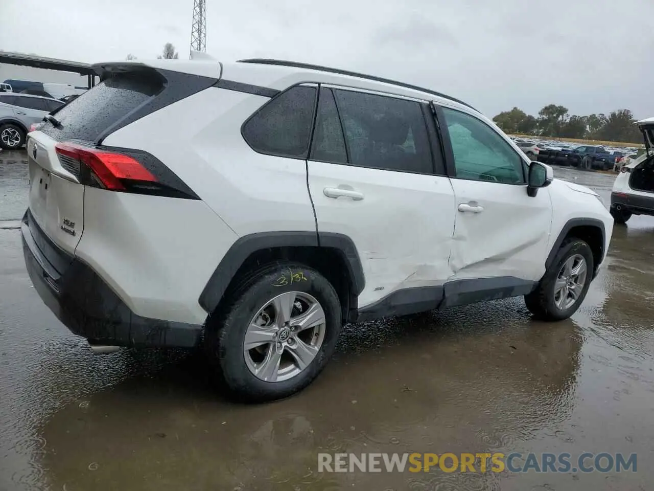 3 Photograph of a damaged car 2T3RWRFV1NW132278 TOYOTA RAV4 2022