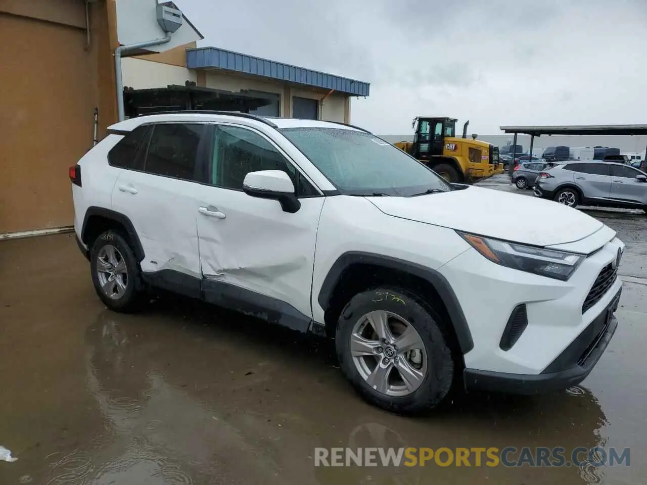 4 Photograph of a damaged car 2T3RWRFV1NW132278 TOYOTA RAV4 2022