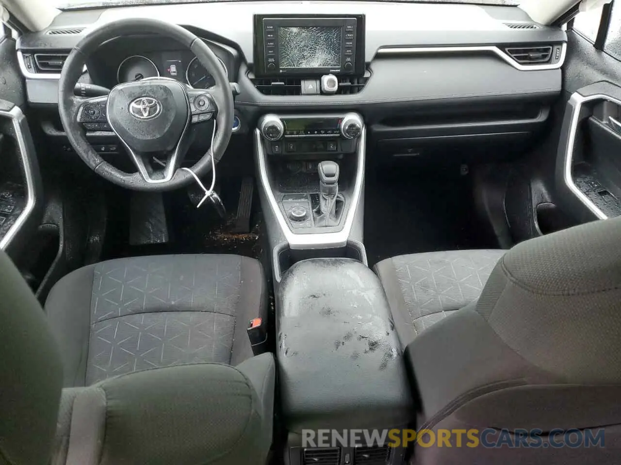8 Photograph of a damaged car 2T3RWRFV1NW132278 TOYOTA RAV4 2022