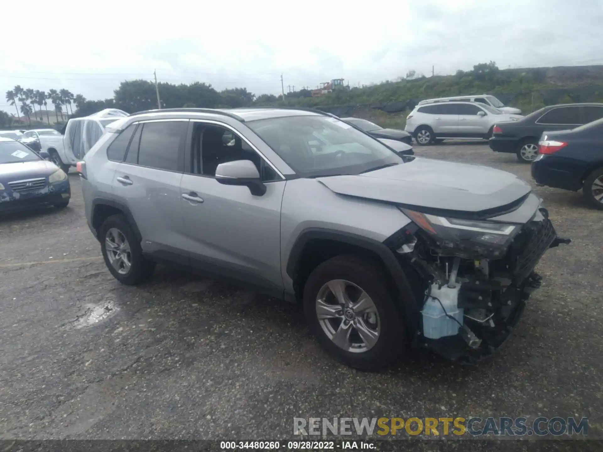 1 Photograph of a damaged car 2T3RWRFV1NW138243 TOYOTA RAV4 2022