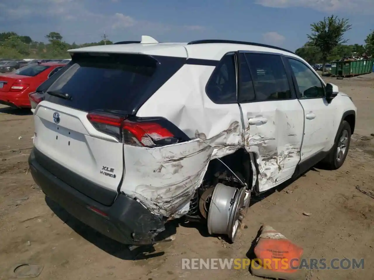 9 Photograph of a damaged car 2T3RWRFV2NW134105 TOYOTA RAV4 2022