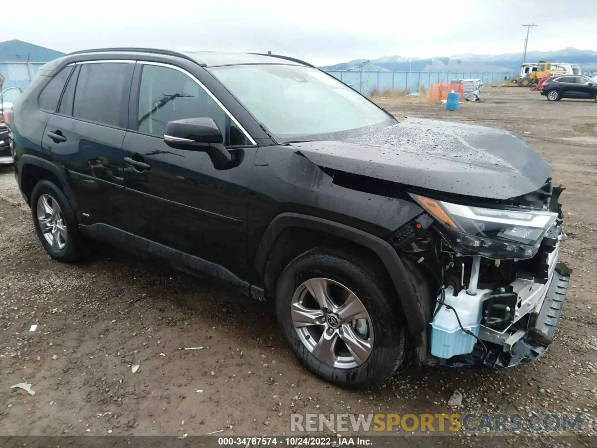 1 Photograph of a damaged car 2T3RWRFV2NW135965 TOYOTA RAV4 2022