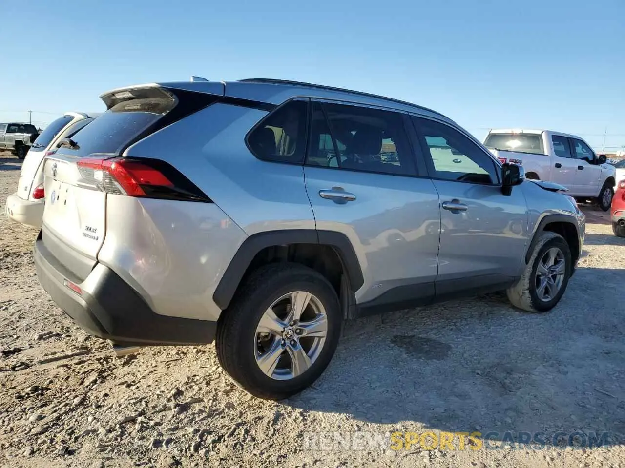 3 Photograph of a damaged car 2T3RWRFV2NW137604 TOYOTA RAV4 2022