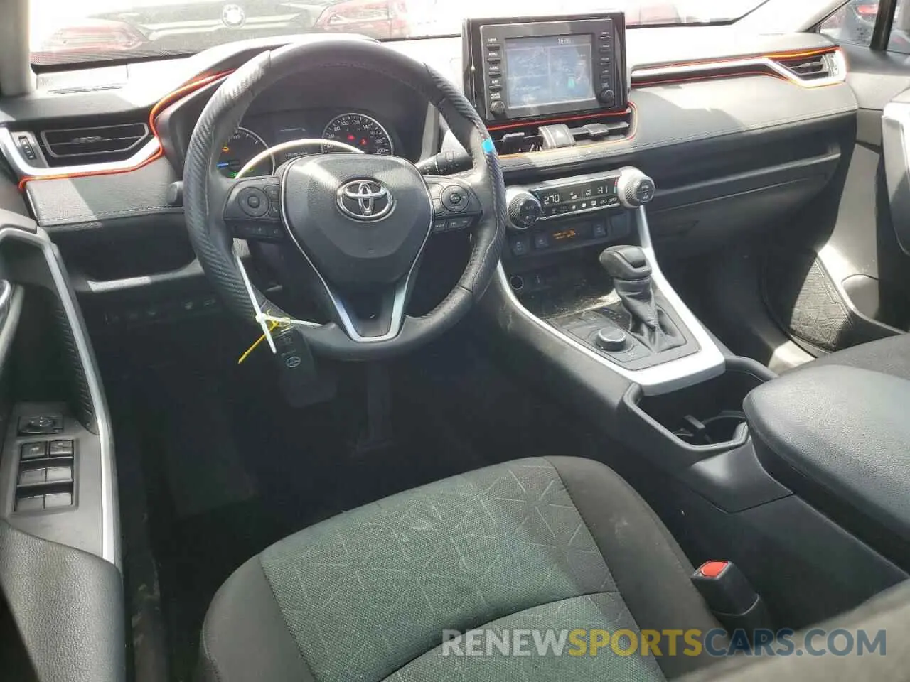 8 Photograph of a damaged car 2T3RWRFV3NW140608 TOYOTA RAV4 2022