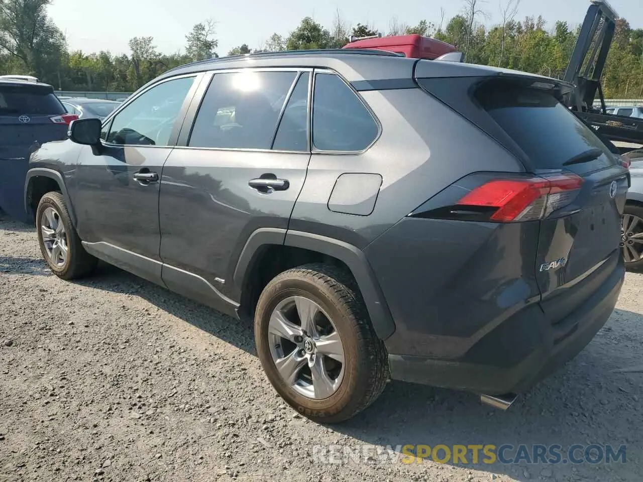 2 Photograph of a damaged car 2T3RWRFV4NW133389 TOYOTA RAV4 2022