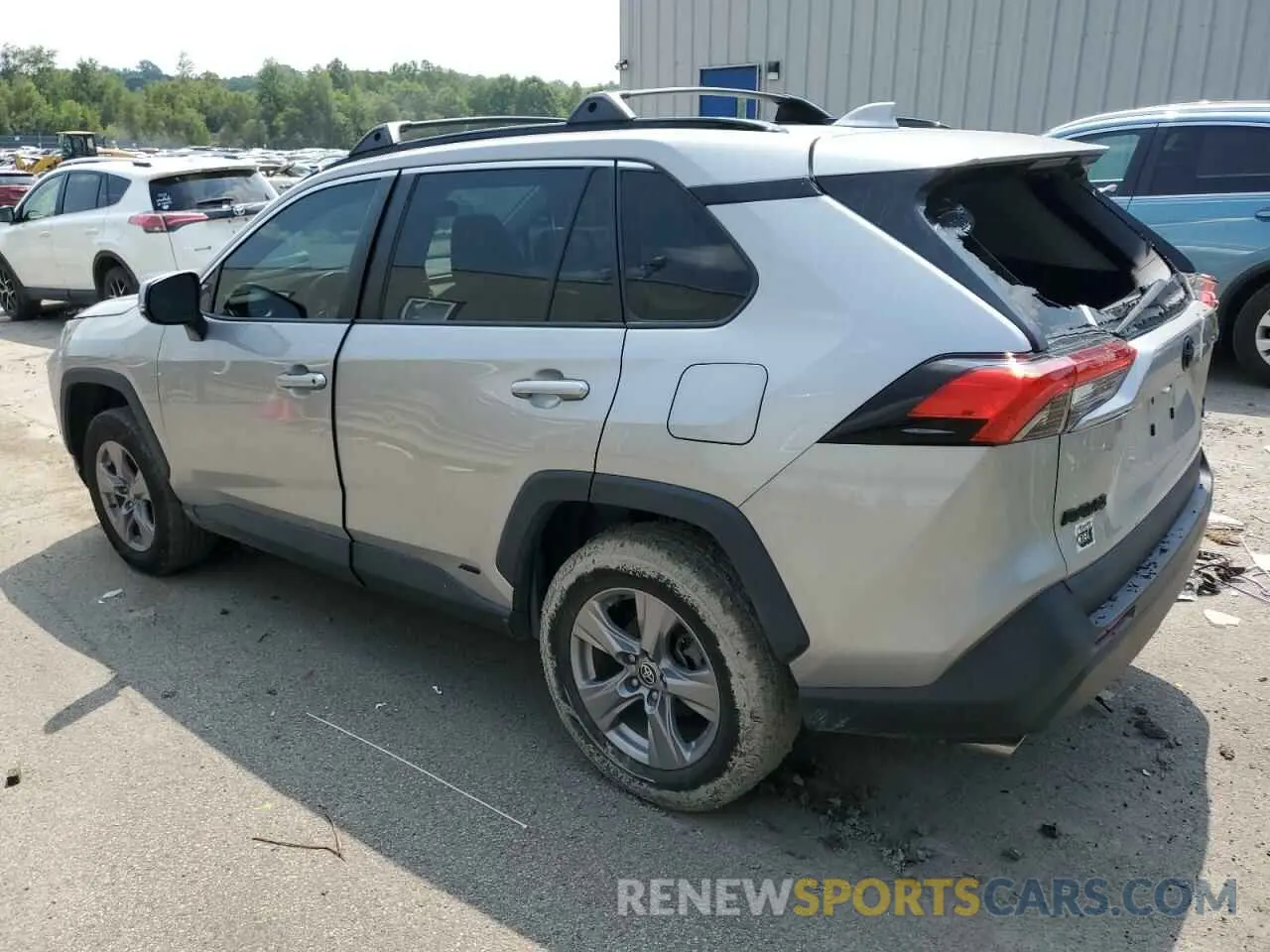 2 Photograph of a damaged car 2T3RWRFV5NW130288 TOYOTA RAV4 2022