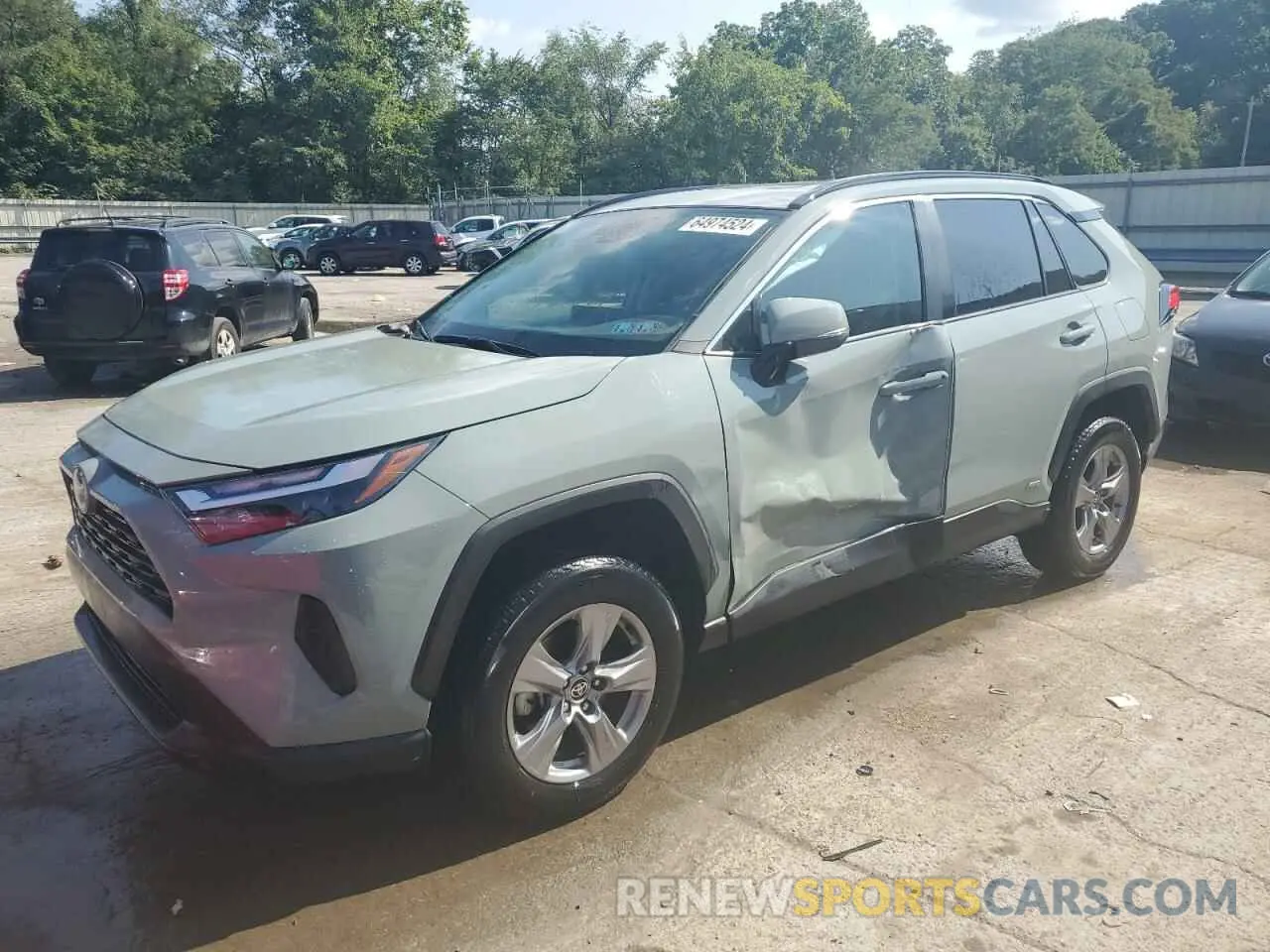 1 Photograph of a damaged car 2T3RWRFV7NW136870 TOYOTA RAV4 2022