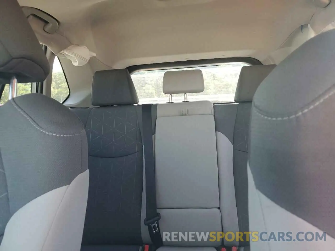 10 Photograph of a damaged car 2T3RWRFV7NW136870 TOYOTA RAV4 2022