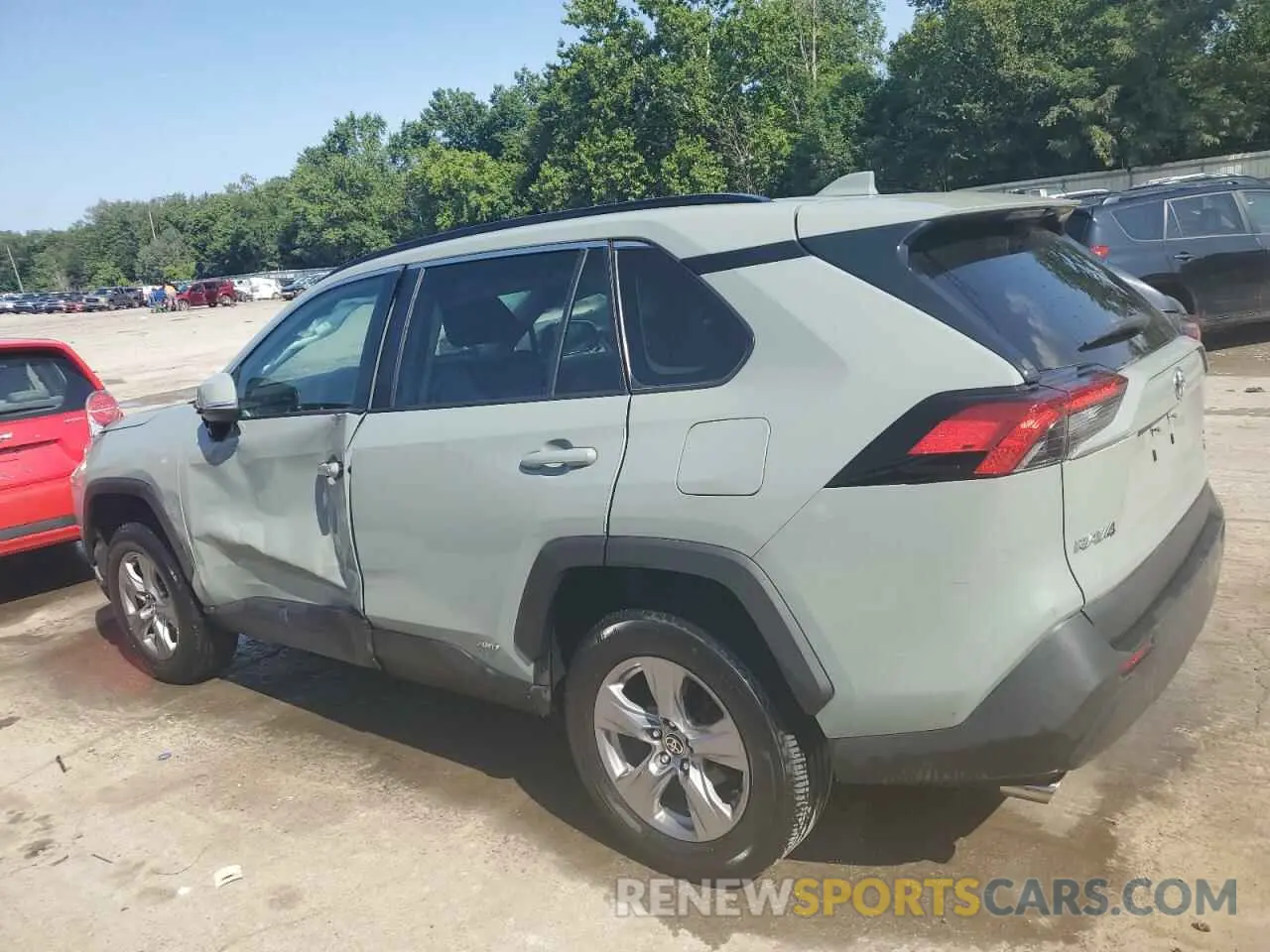 2 Photograph of a damaged car 2T3RWRFV7NW136870 TOYOTA RAV4 2022