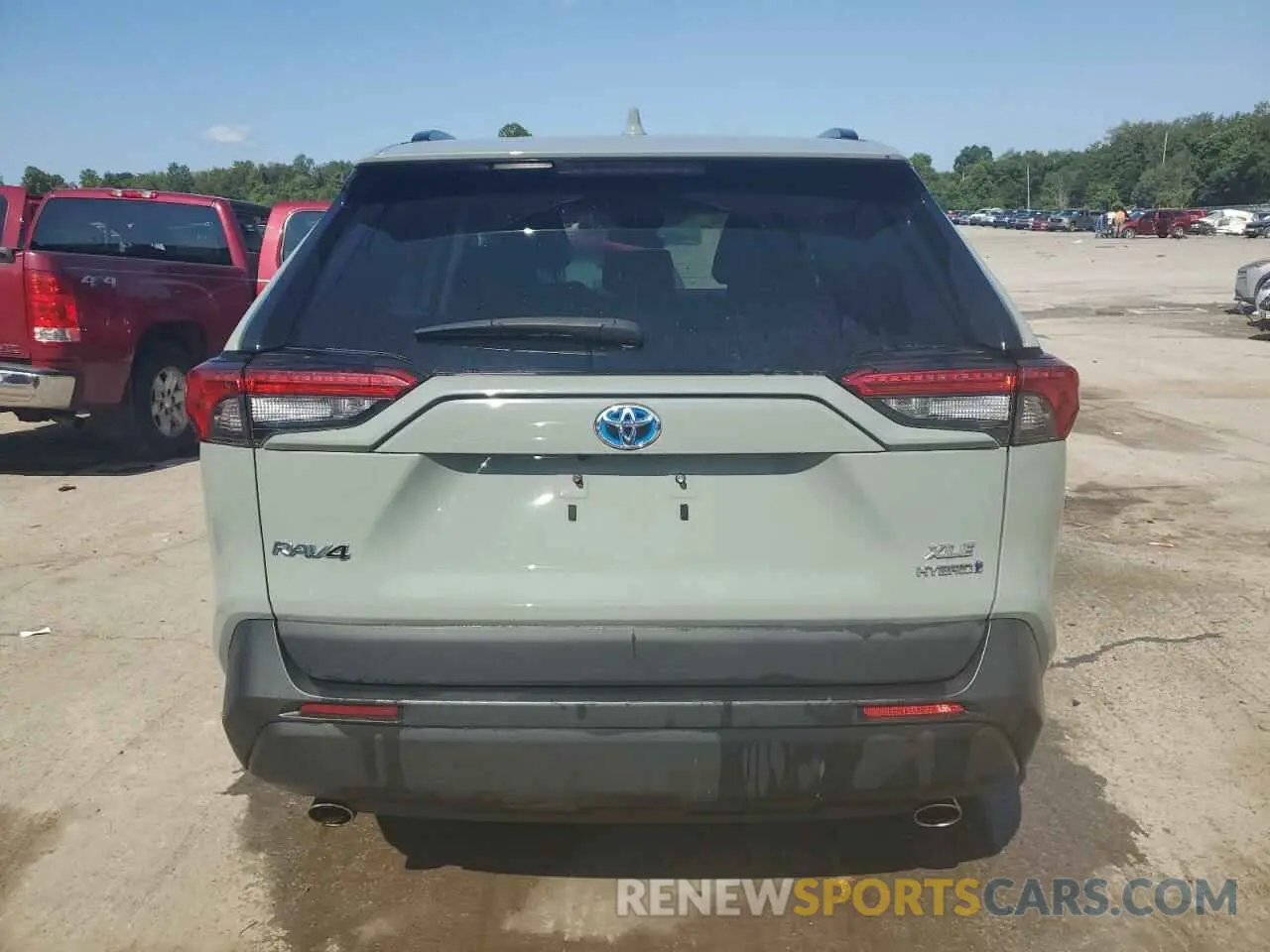 6 Photograph of a damaged car 2T3RWRFV7NW136870 TOYOTA RAV4 2022