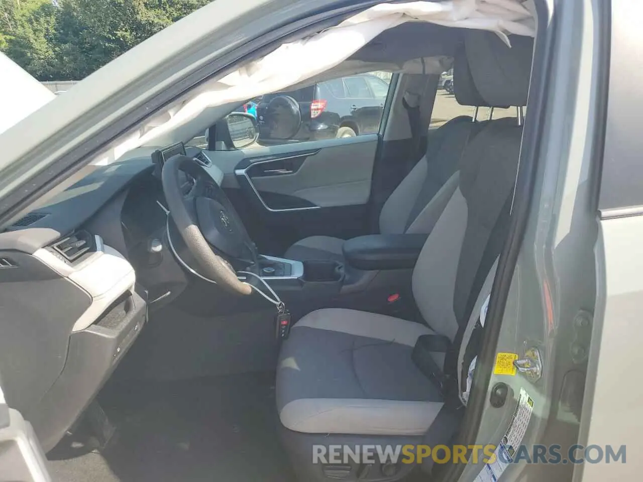 7 Photograph of a damaged car 2T3RWRFV7NW136870 TOYOTA RAV4 2022