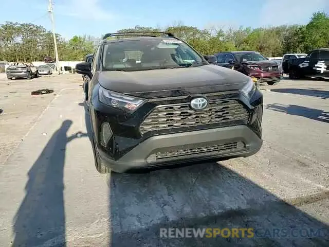 12 Photograph of a damaged car 2T3RWRFV8NW133816 TOYOTA RAV4 2022