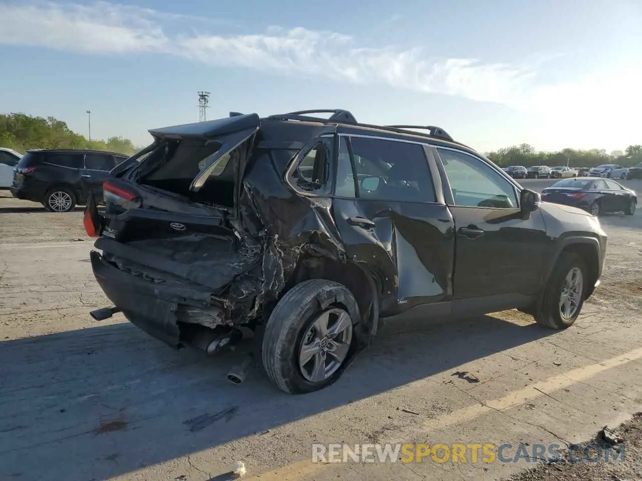 3 Photograph of a damaged car 2T3RWRFV8NW133816 TOYOTA RAV4 2022