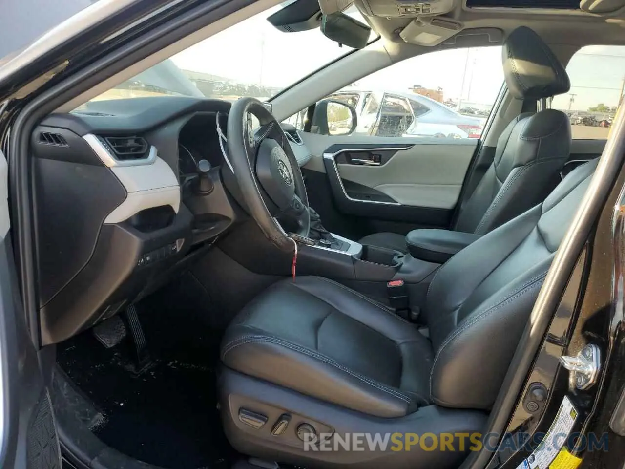 7 Photograph of a damaged car 2T3RWRFV8NW133816 TOYOTA RAV4 2022