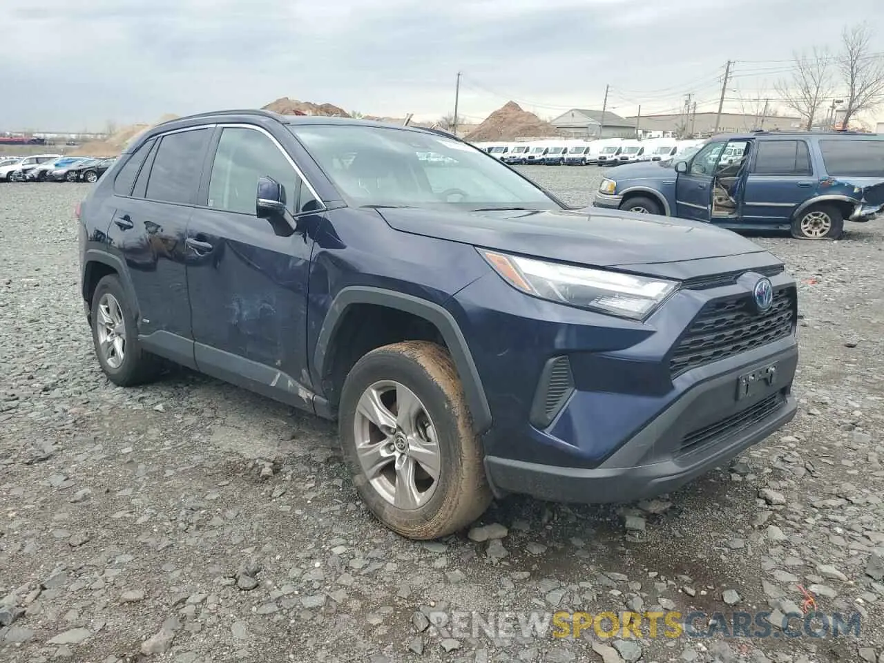 4 Photograph of a damaged car 2T3RWRFV9NW138166 TOYOTA RAV4 2022