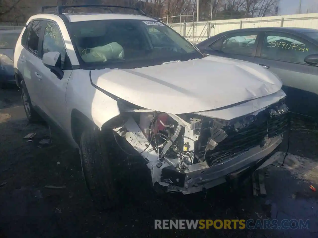 9 Photograph of a damaged car 2T3RWRFVXNW128827 TOYOTA RAV4 2022