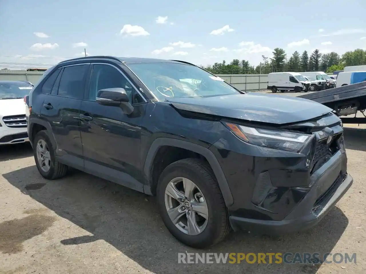 1 Photograph of a damaged car 2T3RWRFVXNW128973 TOYOTA RAV4 2022