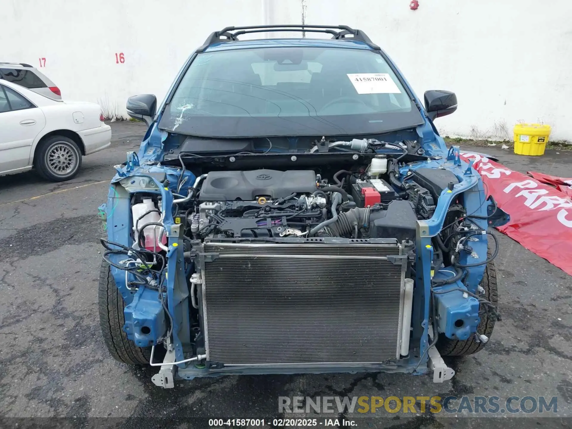 13 Photograph of a damaged car 2T3S1RFV2NW318444 TOYOTA RAV4 2022