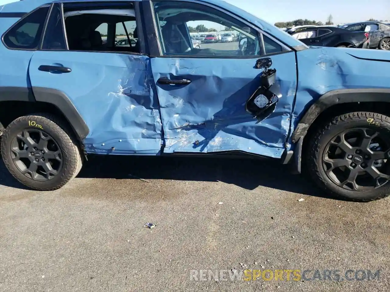 9 Photograph of a damaged car 2T3S1RFVXNW290604 TOYOTA RAV4 2022