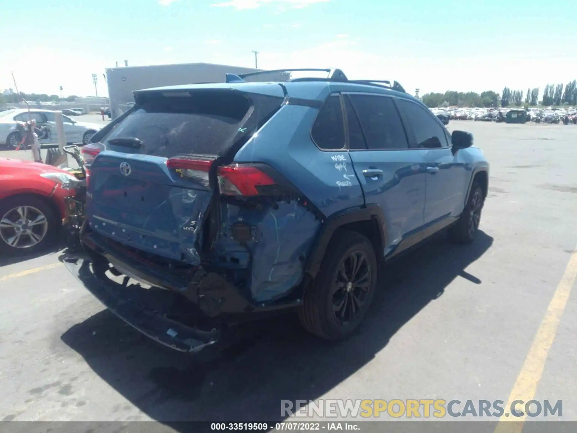 4 Photograph of a damaged car 2T3T6RFV9NW030412 TOYOTA RAV4 2022