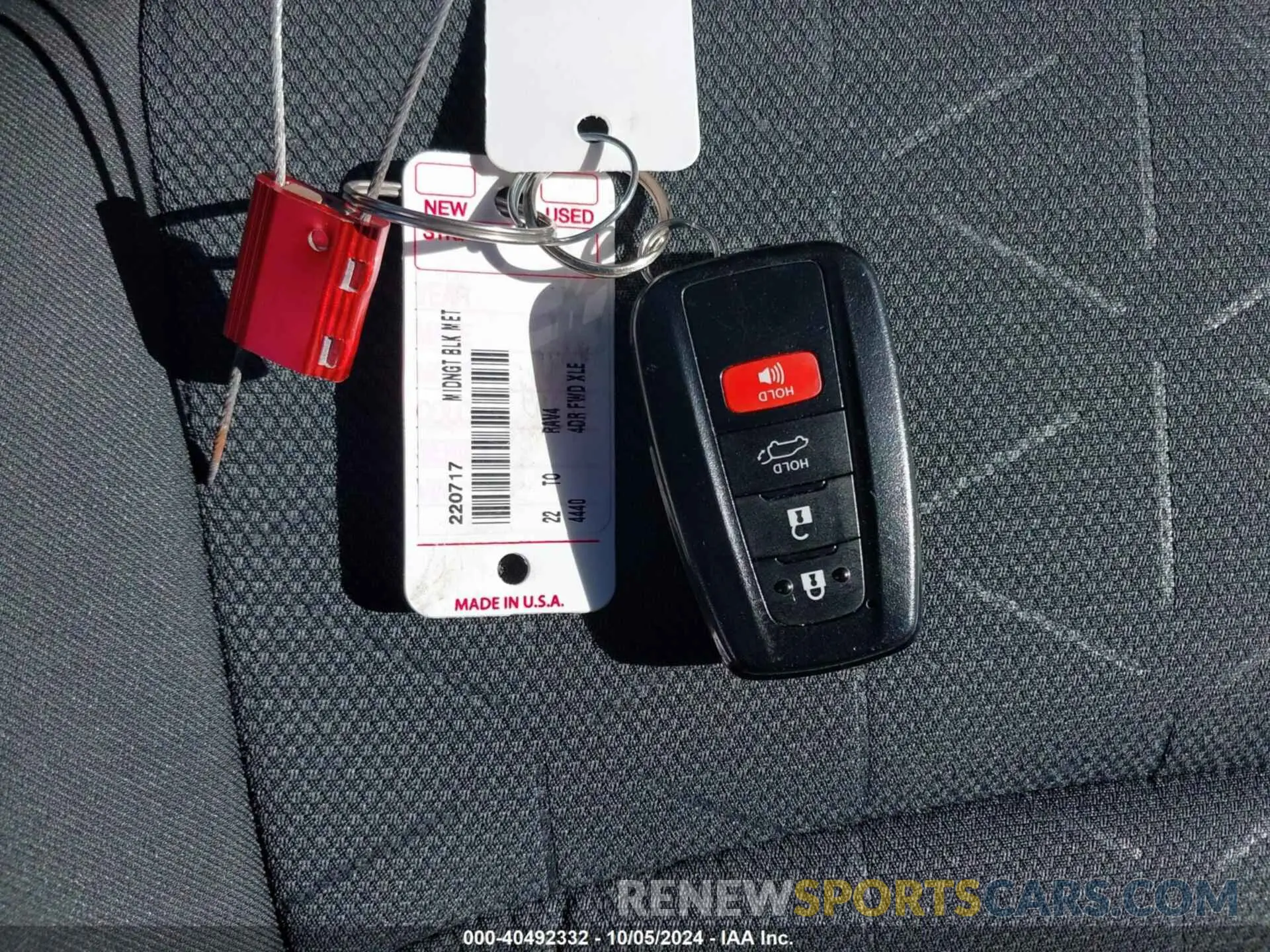 11 Photograph of a damaged car 2T3W1RFV0NC174170 TOYOTA RAV4 2022