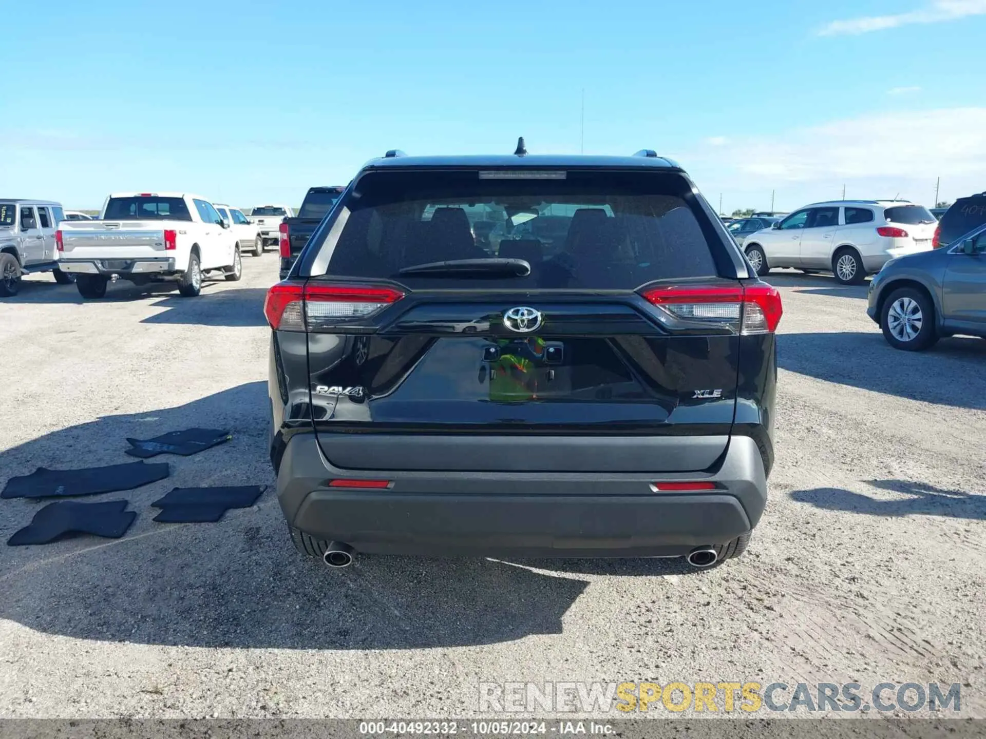 16 Photograph of a damaged car 2T3W1RFV0NC174170 TOYOTA RAV4 2022