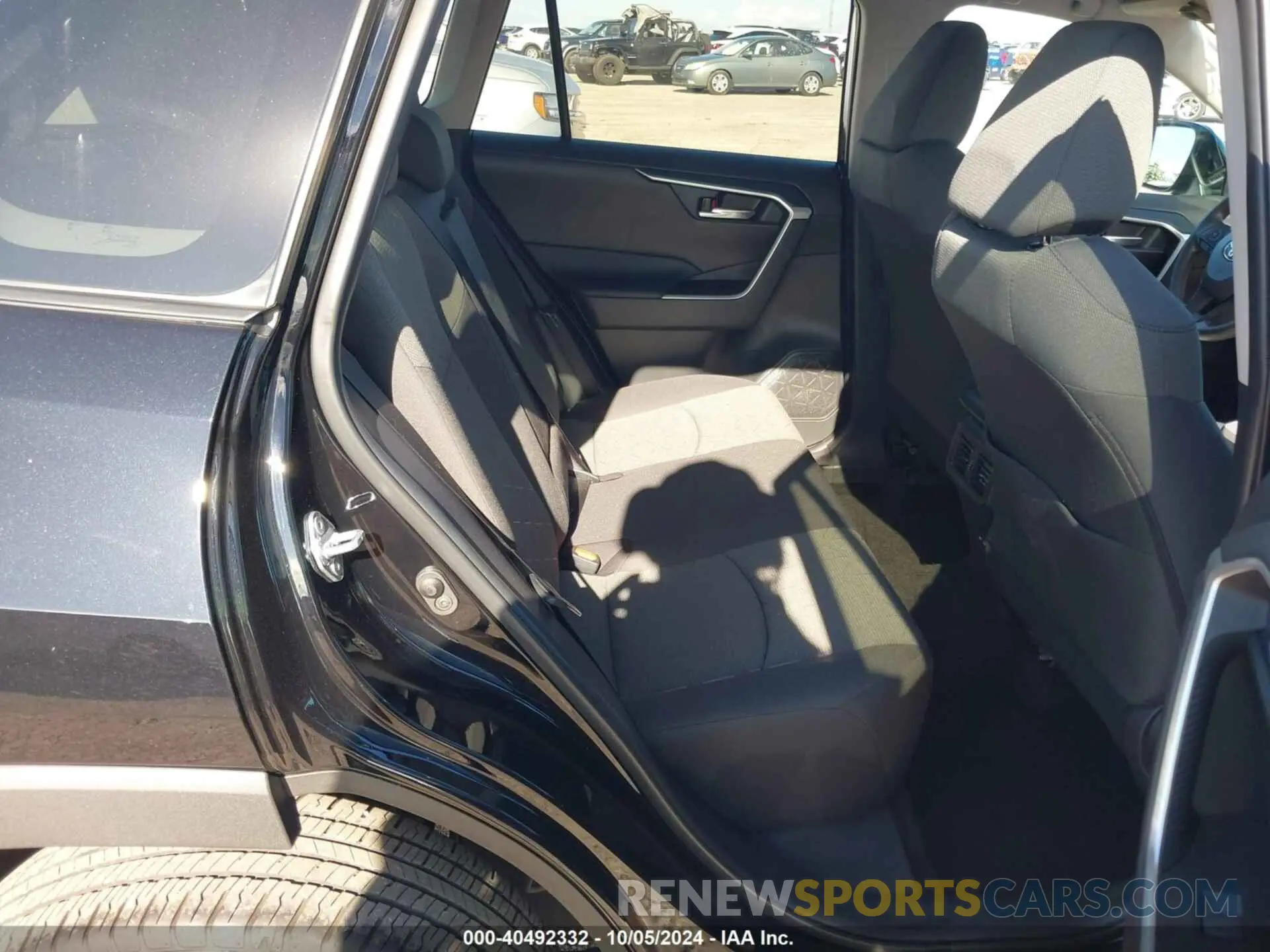 8 Photograph of a damaged car 2T3W1RFV0NC174170 TOYOTA RAV4 2022