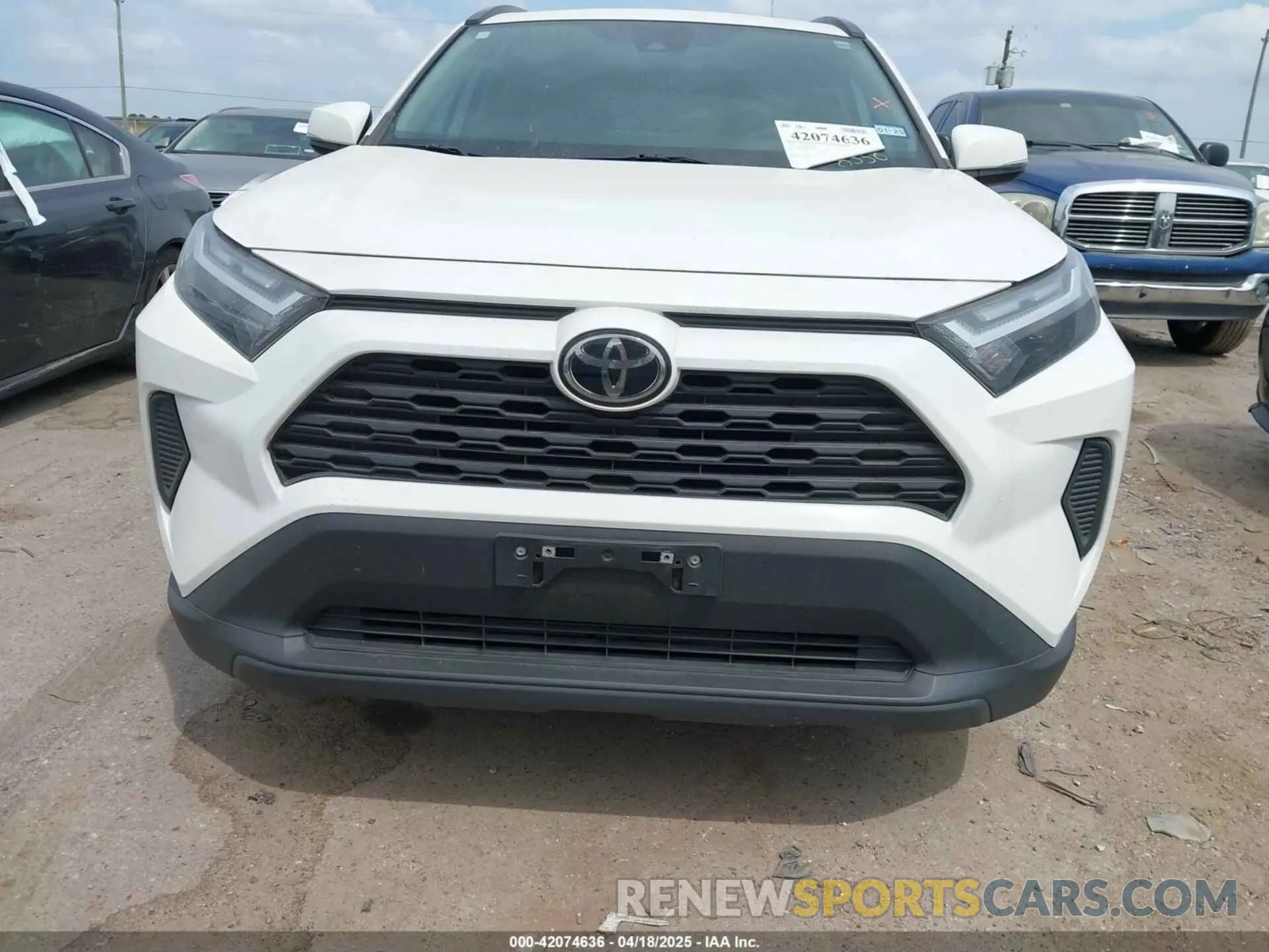 11 Photograph of a damaged car 2T3W1RFV0NC178350 TOYOTA RAV4 2022