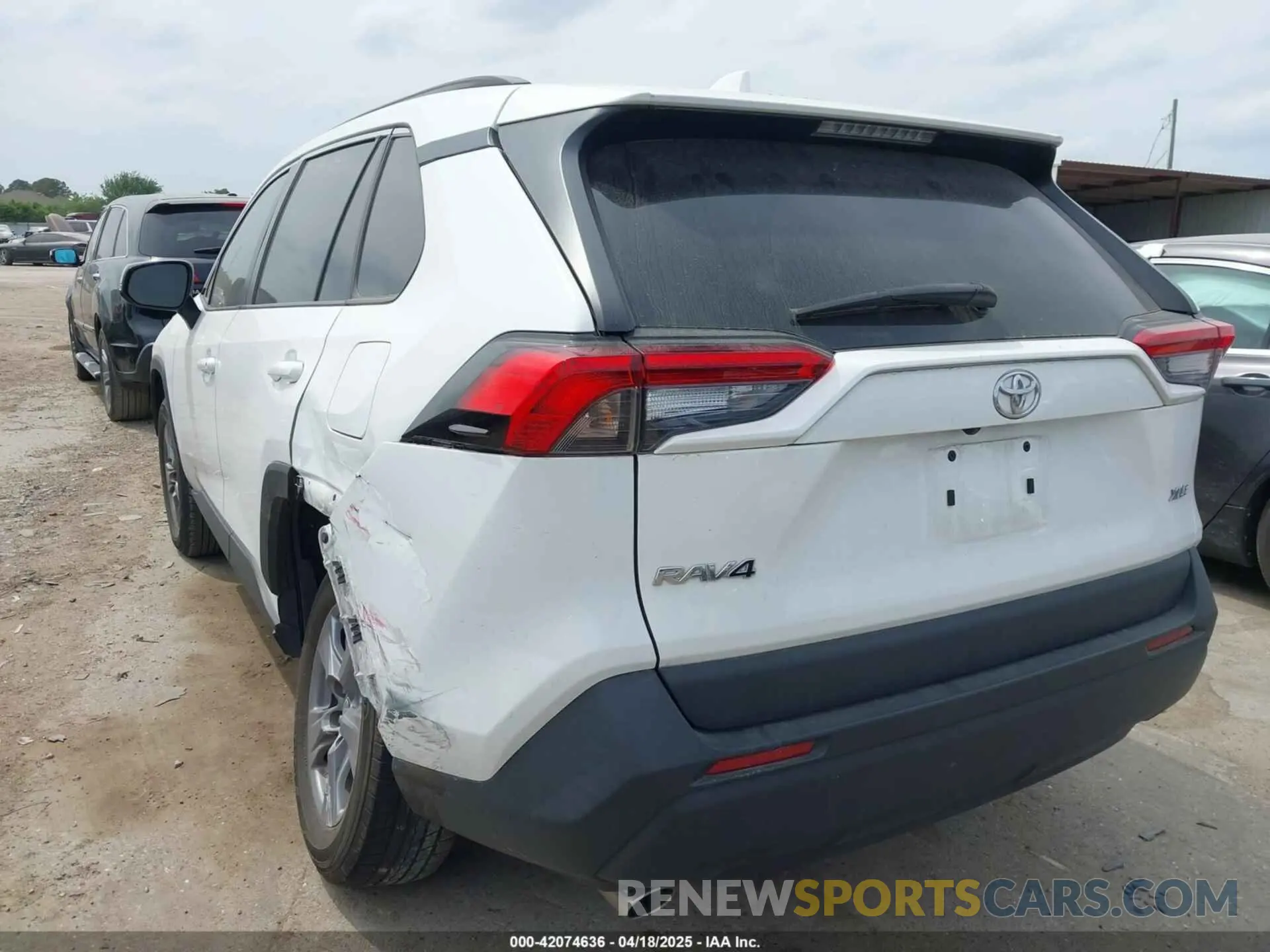 3 Photograph of a damaged car 2T3W1RFV0NC178350 TOYOTA RAV4 2022