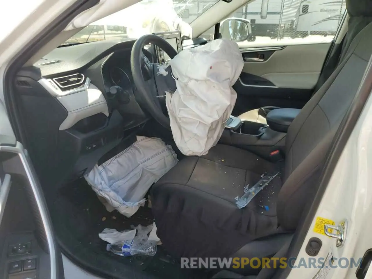 7 Photograph of a damaged car 2T3W1RFV0NC206972 TOYOTA RAV4 2022