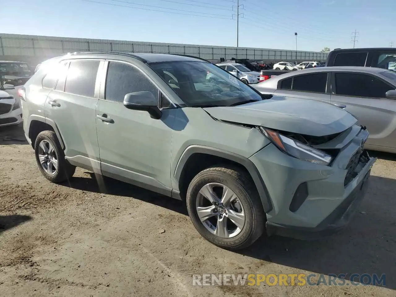 4 Photograph of a damaged car 2T3W1RFV0NW189461 TOYOTA RAV4 2022