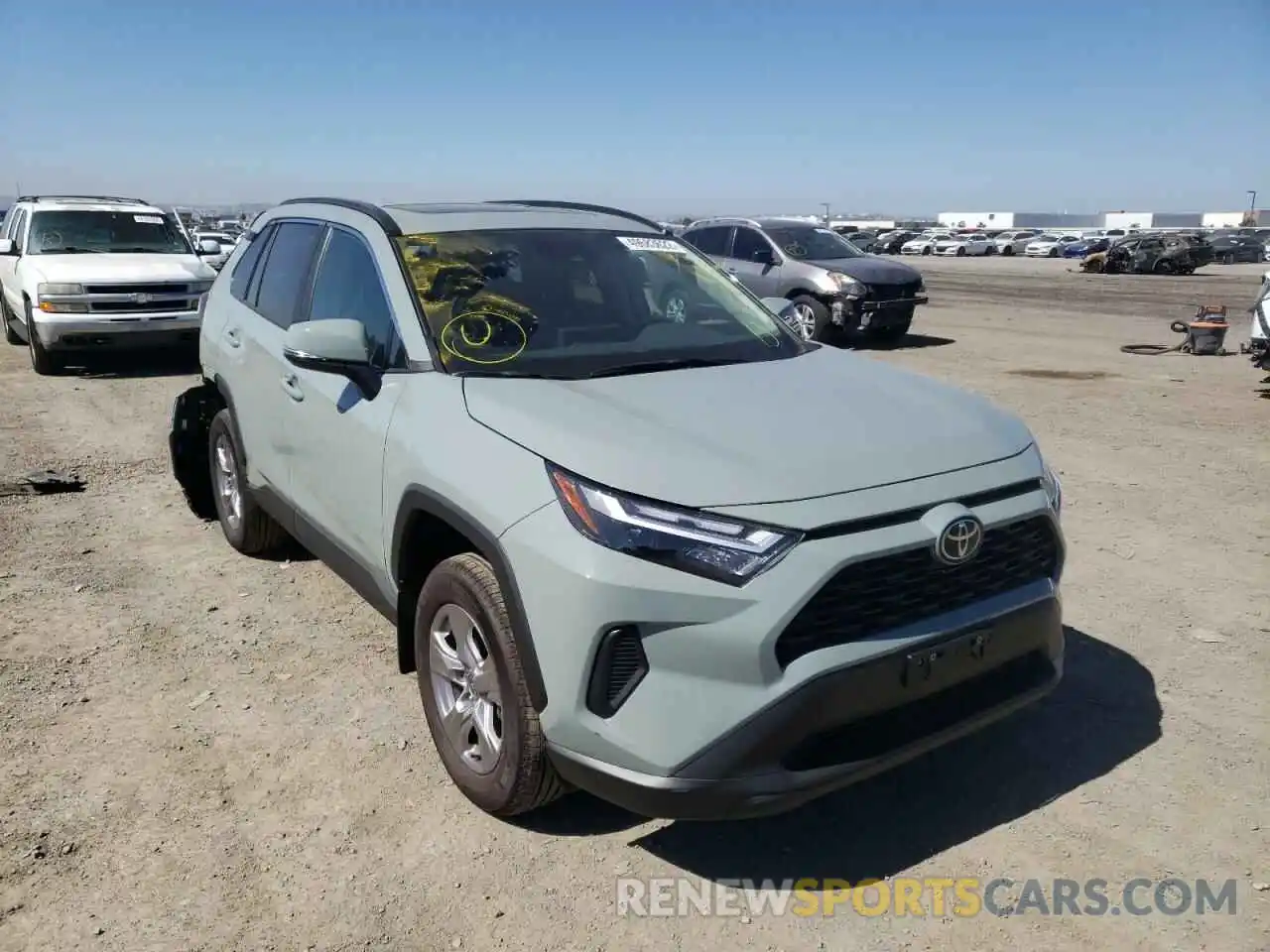 1 Photograph of a damaged car 2T3W1RFV0NW195454 TOYOTA RAV4 2022