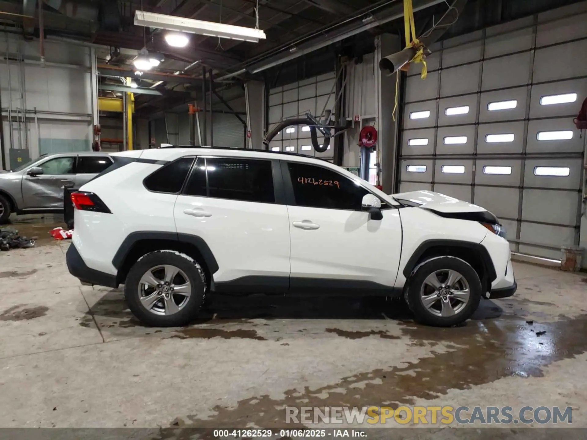13 Photograph of a damaged car 2T3W1RFV0NW202757 TOYOTA RAV4 2022