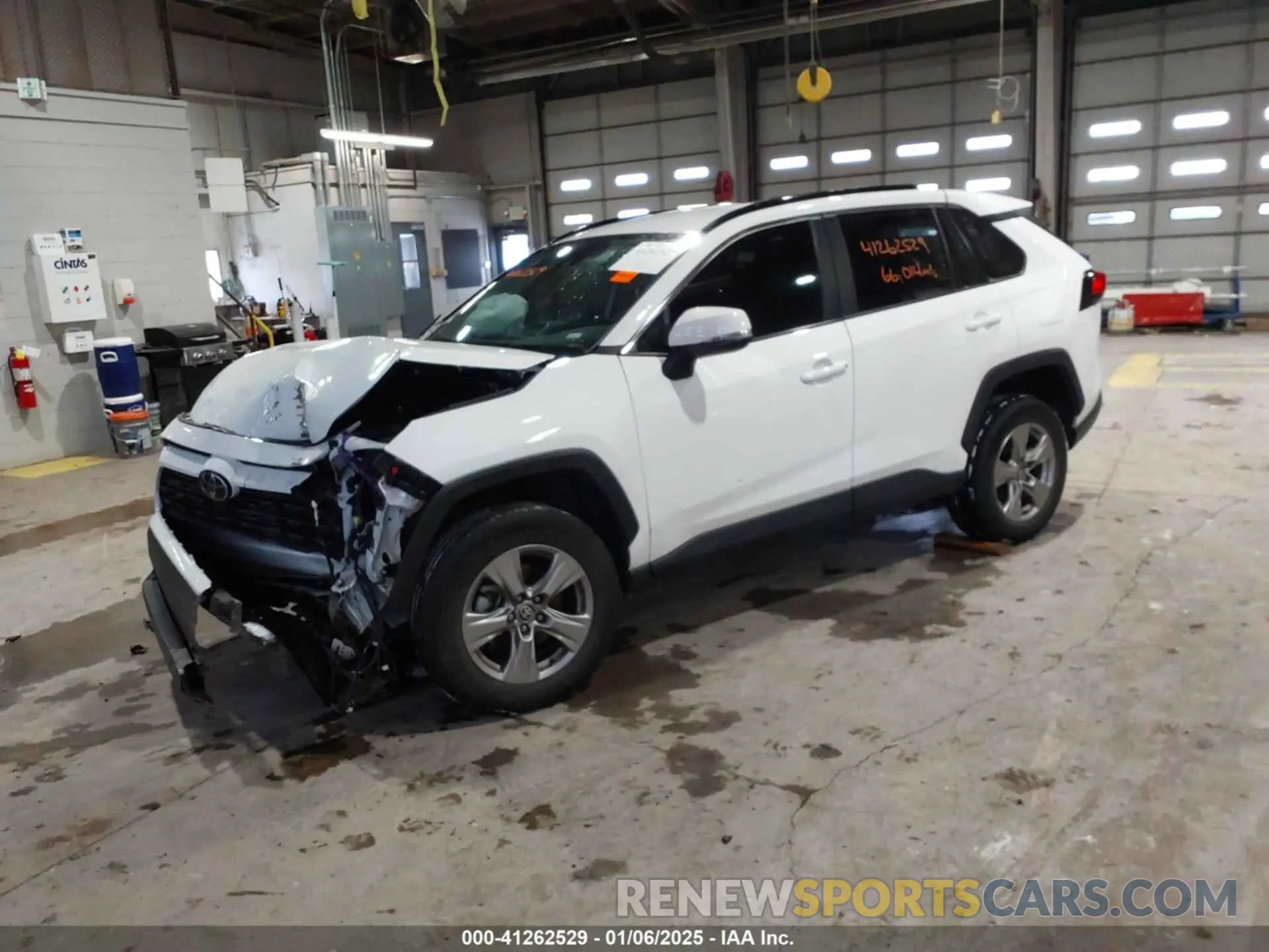 2 Photograph of a damaged car 2T3W1RFV0NW202757 TOYOTA RAV4 2022