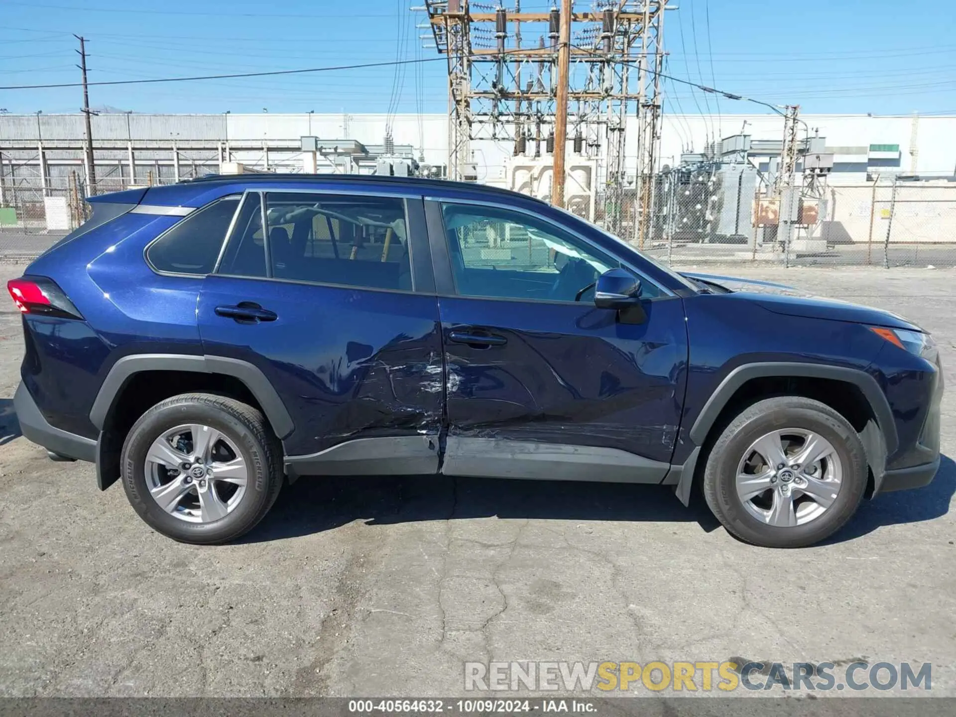 13 Photograph of a damaged car 2T3W1RFV0NW220305 TOYOTA RAV4 2022
