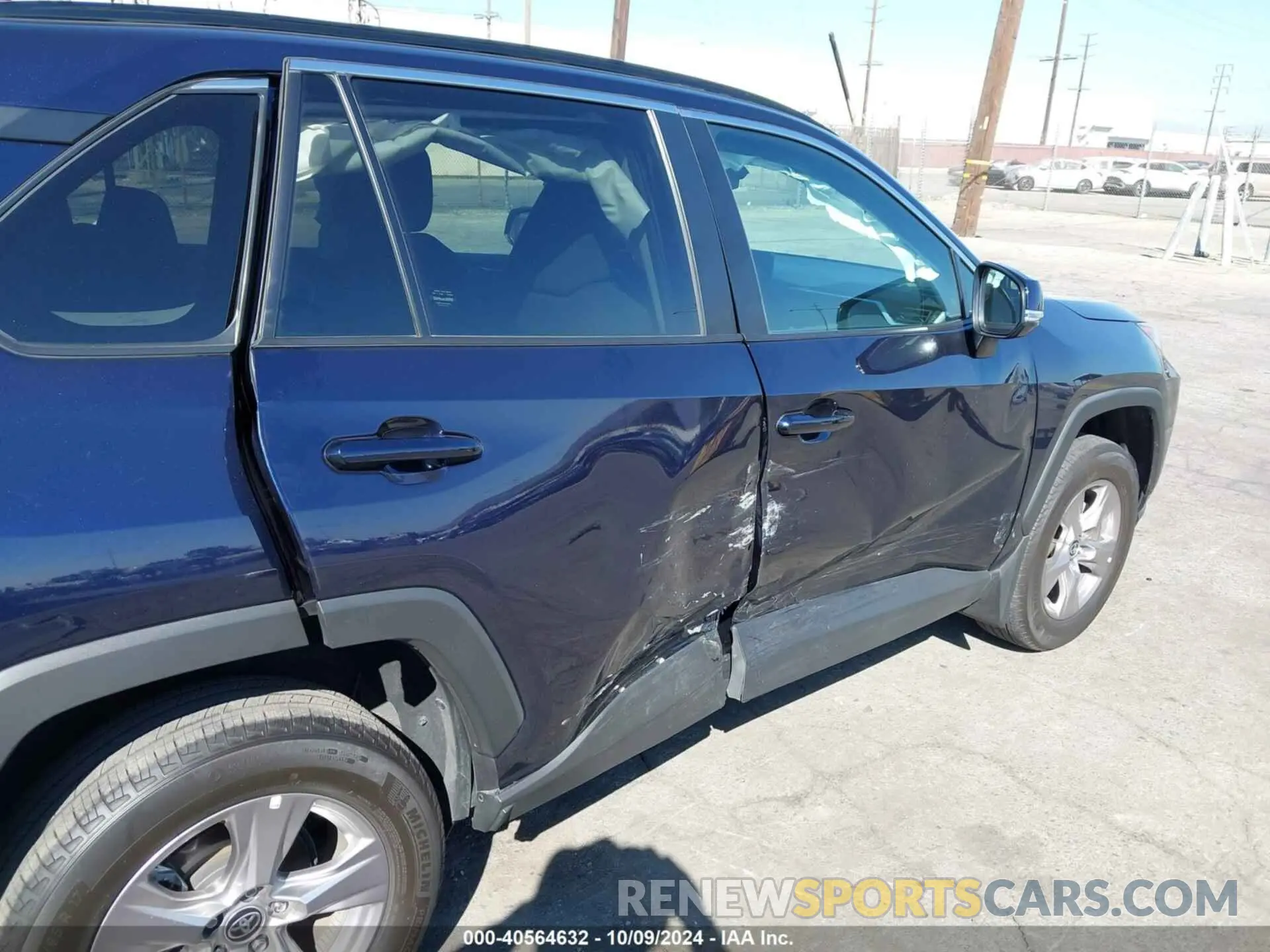 6 Photograph of a damaged car 2T3W1RFV0NW220305 TOYOTA RAV4 2022