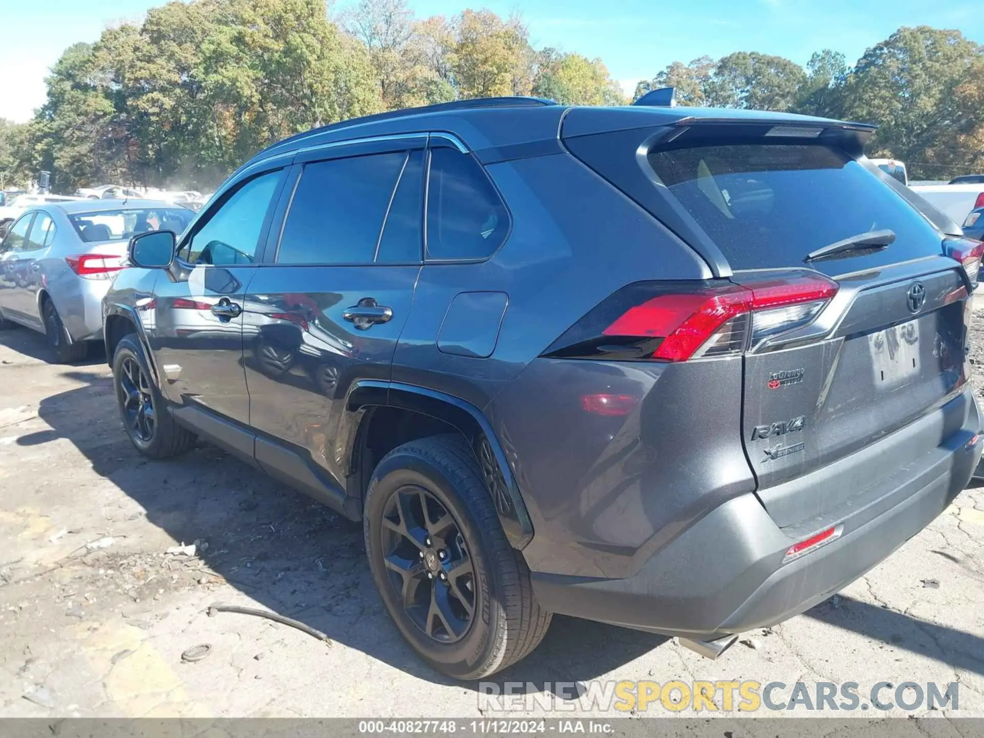 3 Photograph of a damaged car 2T3W1RFV1NC180012 TOYOTA RAV4 2022