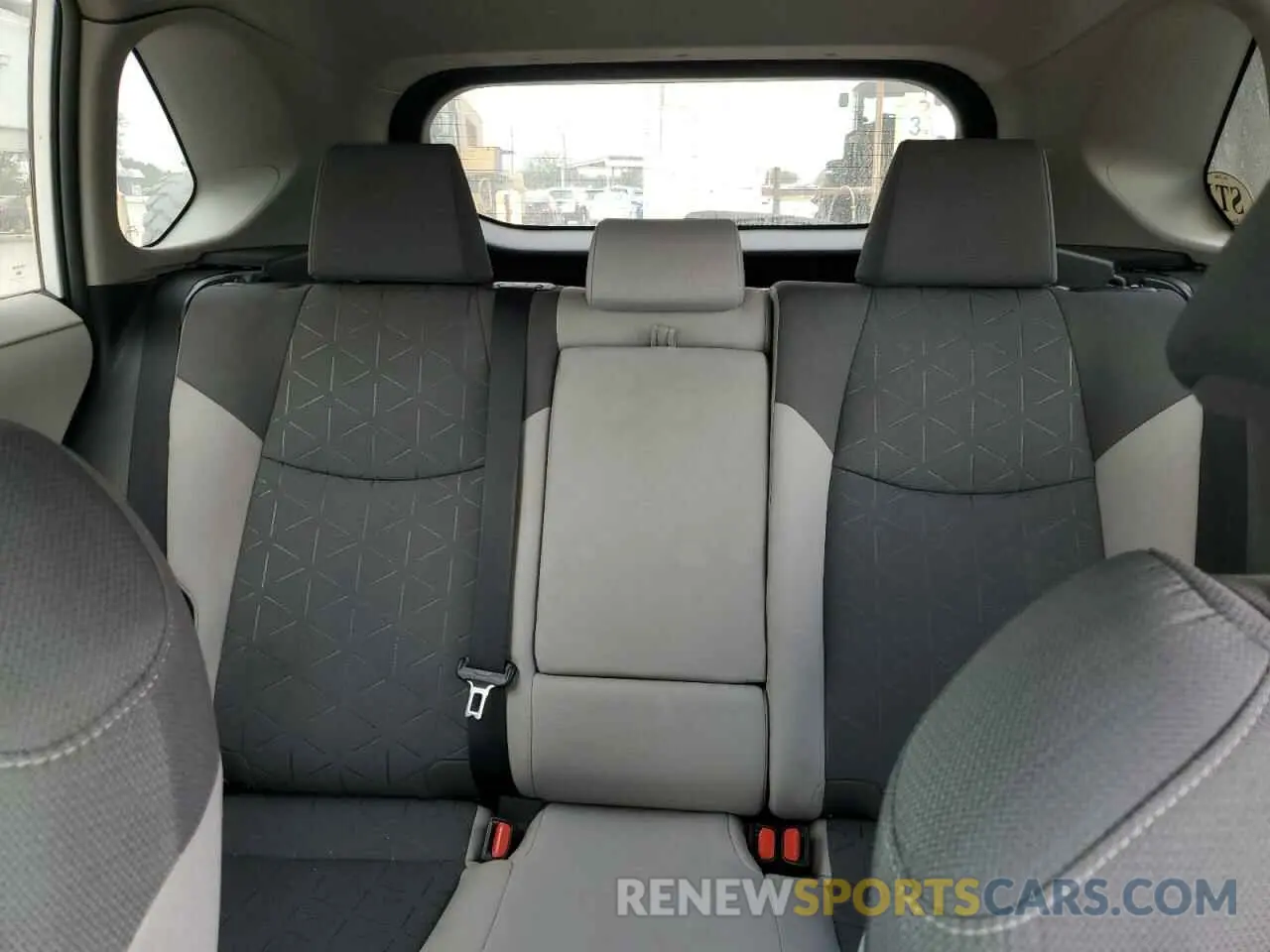 10 Photograph of a damaged car 2T3W1RFV1NC180074 TOYOTA RAV4 2022