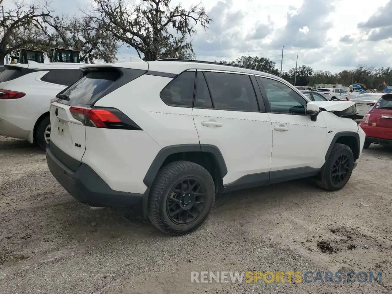 3 Photograph of a damaged car 2T3W1RFV1NC180074 TOYOTA RAV4 2022