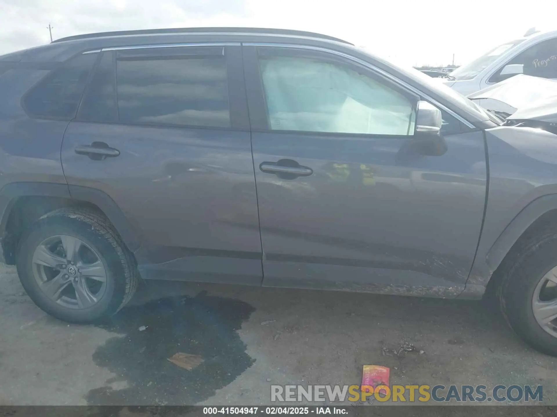 13 Photograph of a damaged car 2T3W1RFV1NW193728 TOYOTA RAV4 2022