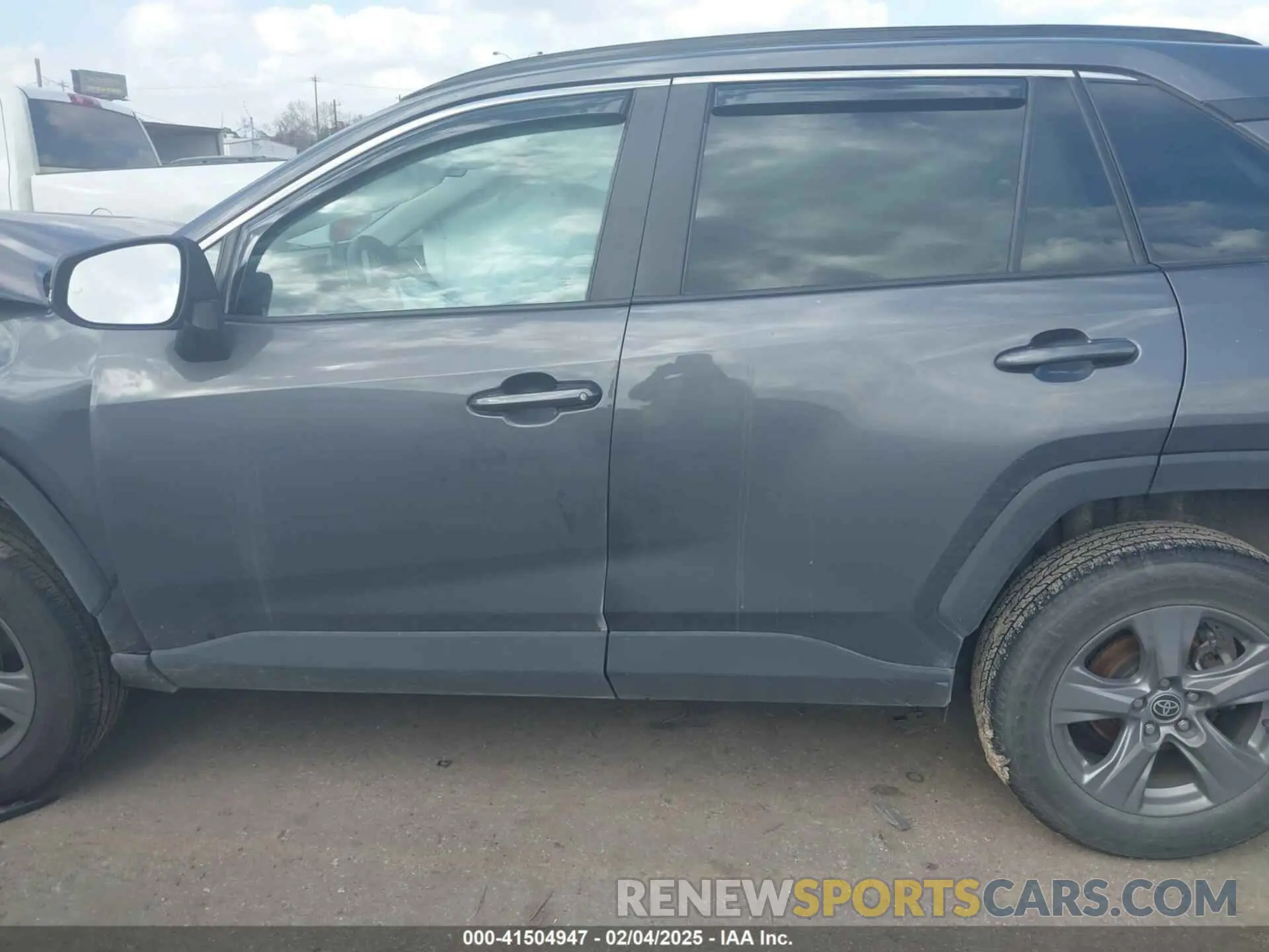 14 Photograph of a damaged car 2T3W1RFV1NW193728 TOYOTA RAV4 2022