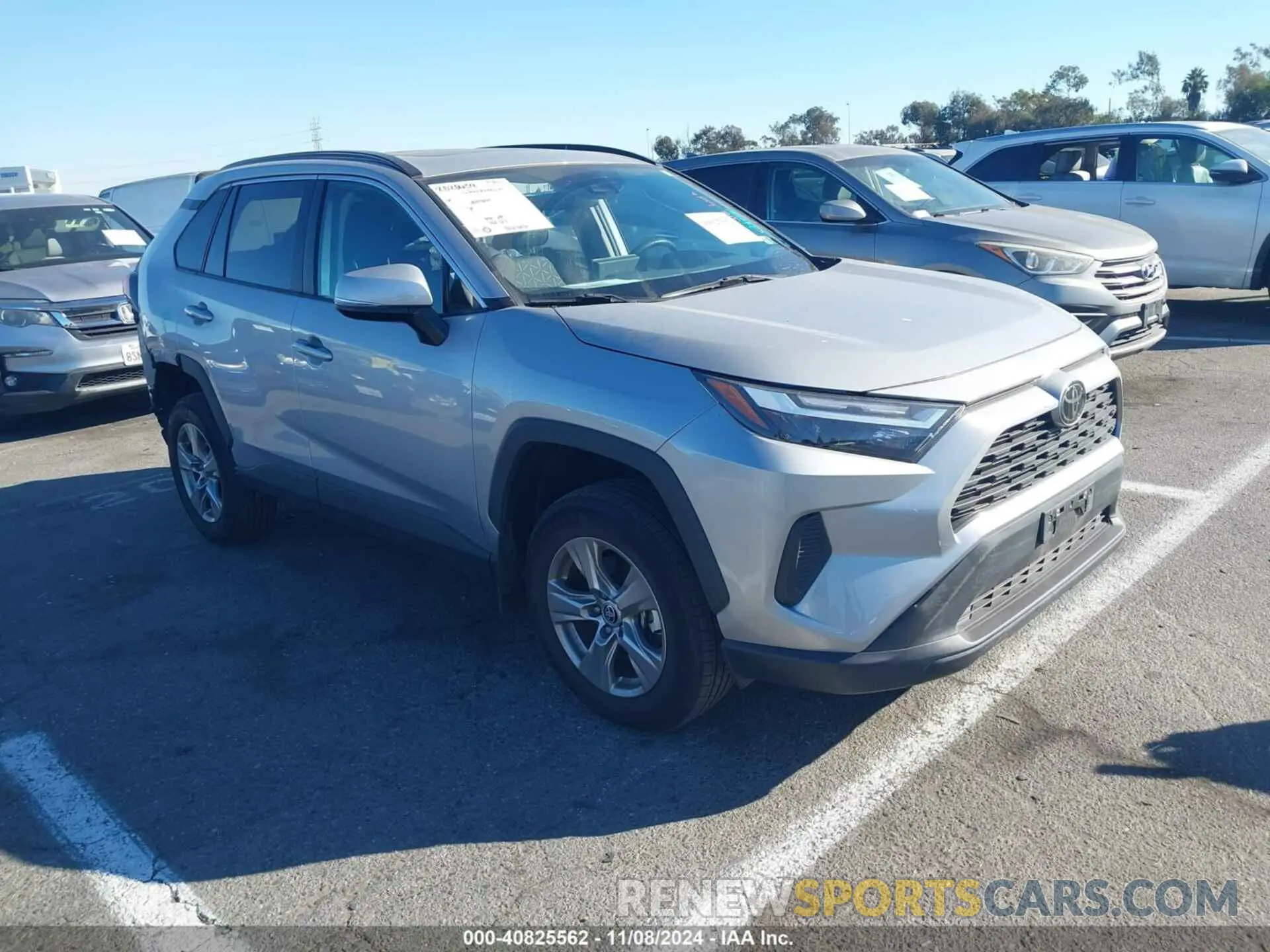 1 Photograph of a damaged car 2T3W1RFV1NW220121 TOYOTA RAV4 2022
