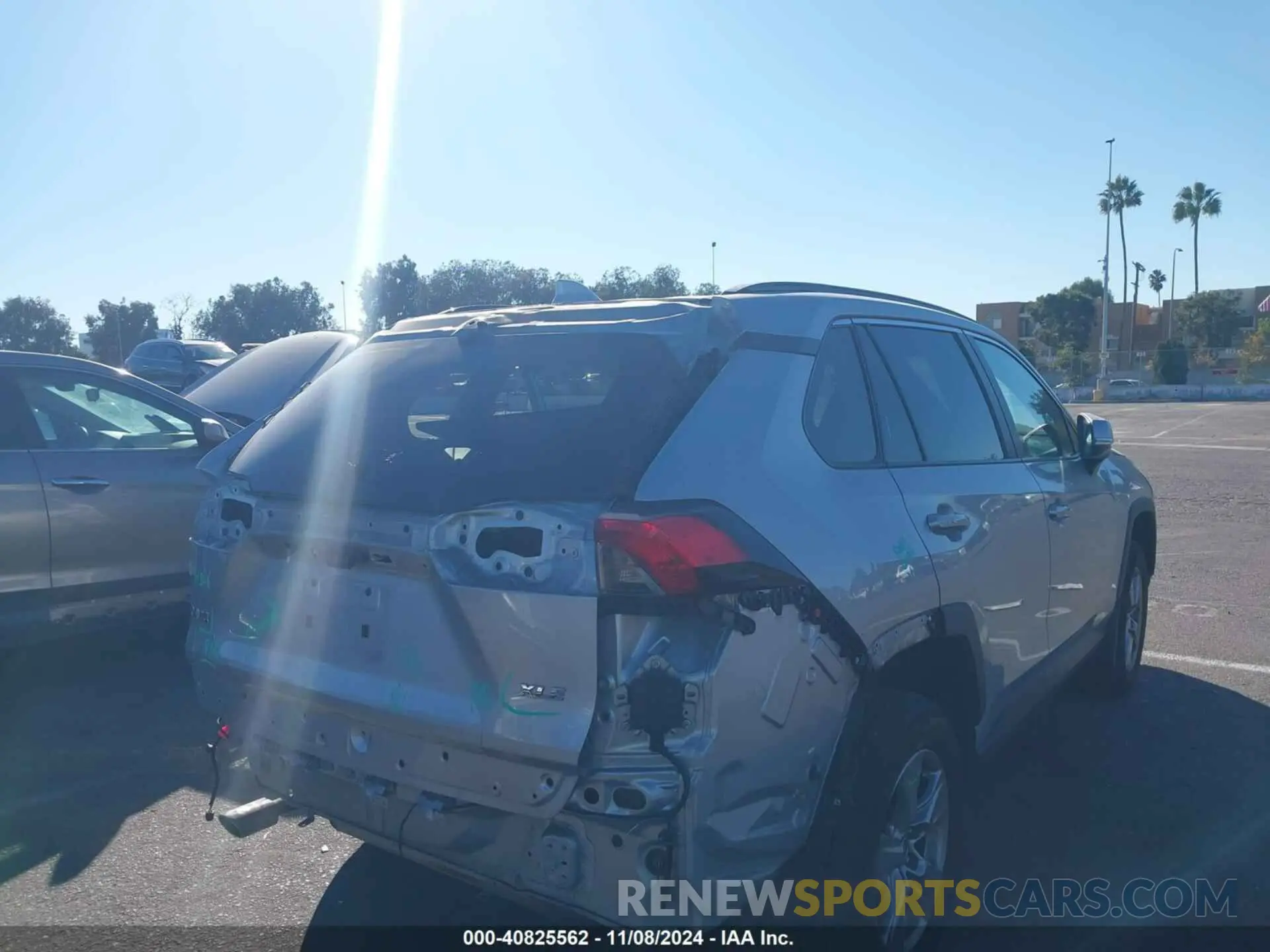 6 Photograph of a damaged car 2T3W1RFV1NW220121 TOYOTA RAV4 2022