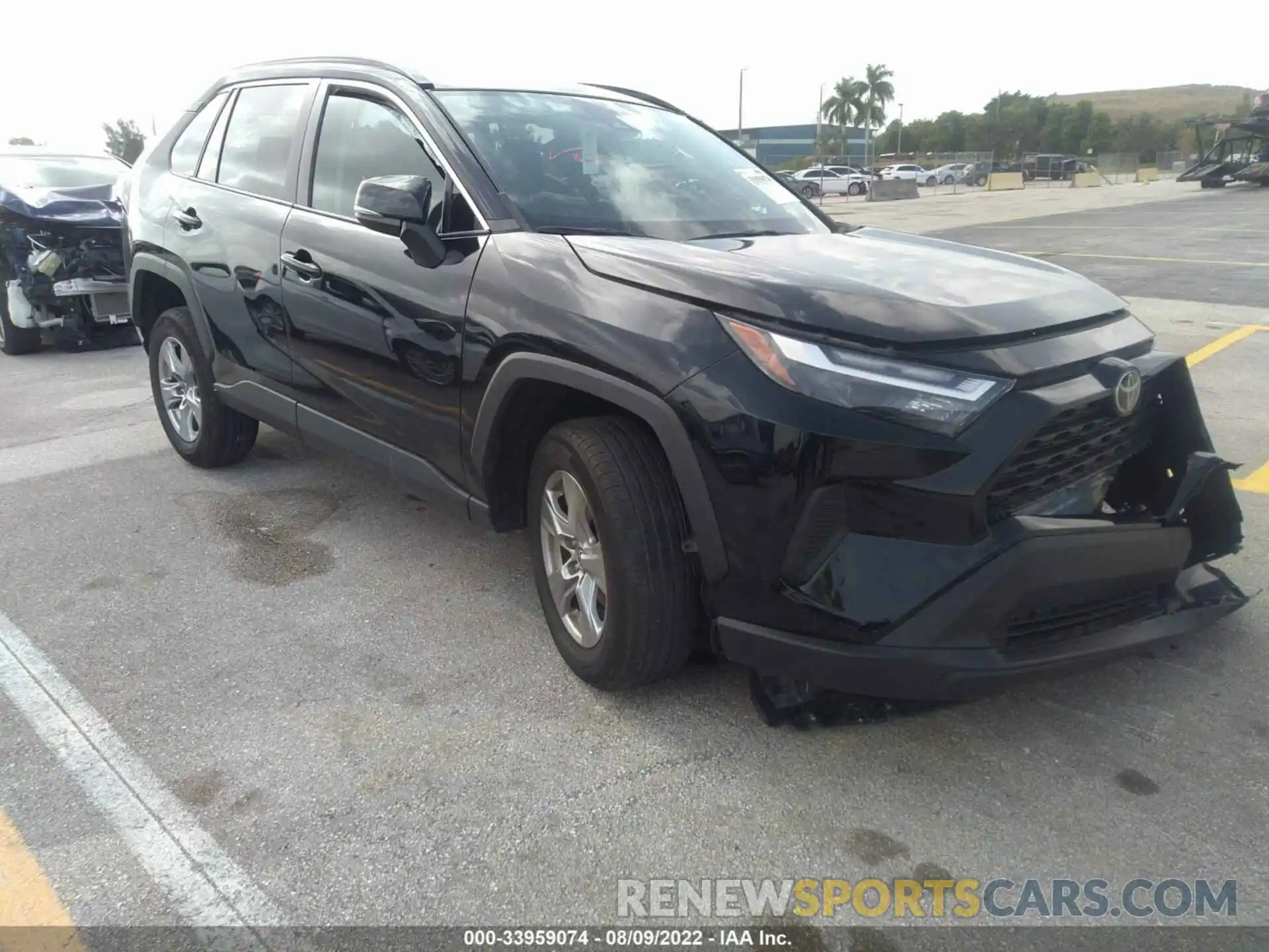 1 Photograph of a damaged car 2T3W1RFV2NC178768 TOYOTA RAV4 2022